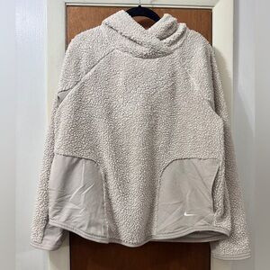NIKE Ladies Pullover Sherpa Fleece Jacket Light Tan / Cream Color Hoodie Size M